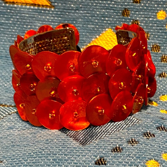 SALE 3/$20 BOHO vintage cuff bracelet,silver w/attached burnt orange MOP buttons - Picture 8 of 10